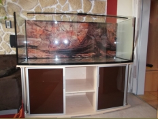 Galerie 123 - deco+r 150x60x60g, Aquariumkombination, 500 Liter, Ahorn D375 SE, 2 Türe aus verdunkeltem braunen Glas mit Aluminiumrahmen, Aquariumhintergrund 1550, exklusiv-silver