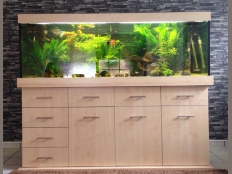 Galerie 129 - modern+s 180x70x60, 756l, 12mm, Dekor Unterschrank: Ahorn, Dekor Abdeckung Aluminium (nicht mehr erhältlich), Kiesblende, Schubladen links, obere und untere Schrankplatte 28mm, 3 x T5 80W Aqua, 85cm Höhe, eine Schublade als Attrappe
