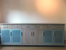 Galerie 133 - modern Aquarium-Unterschrank 250x60, Eiche Sonoma D3025 PR, 4 Türe aus mattem Milchglas mit Aluminiumrahmen, 85cm Höhe mit 3 Schubladen