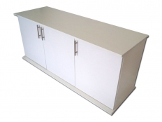 Galerie 153 - modern 150x50, Aquarium-Unterschrank, Rechteck, Dekor Unterschrank: Esche Weiß, K 101 SE, Dekor Türe: Weiß Alaska, U8681 SM, Unterschrank Füße: Holz, in Dekor Unterschrank, Unterschrank Höhe: 66,5cm, Unterschrank Platten: 18mm, Unterschrank Türart: Holz mit matten Griffen