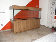 Galerie 74 - Komplett-Aquarium modern-2s, 720l, 200x60x60, 12mm Floatglas, Nuss Burgund D2842 BS, T5: 4x80W, obere und untere Schrankplatte 28mm